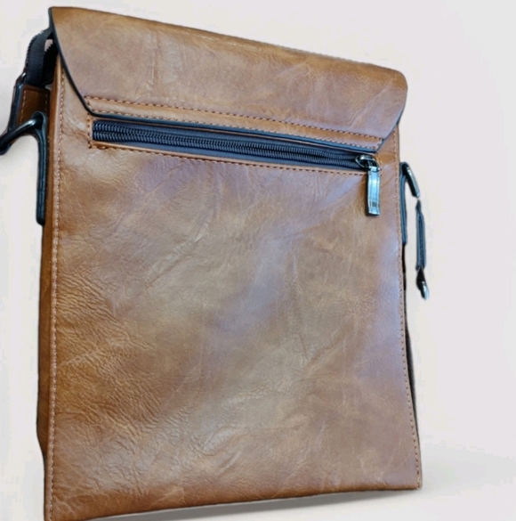 Designer Inspired Tan Leather Look Flap Messenger Bag NWT Wide X Body Strap - Picture 4 of 12
